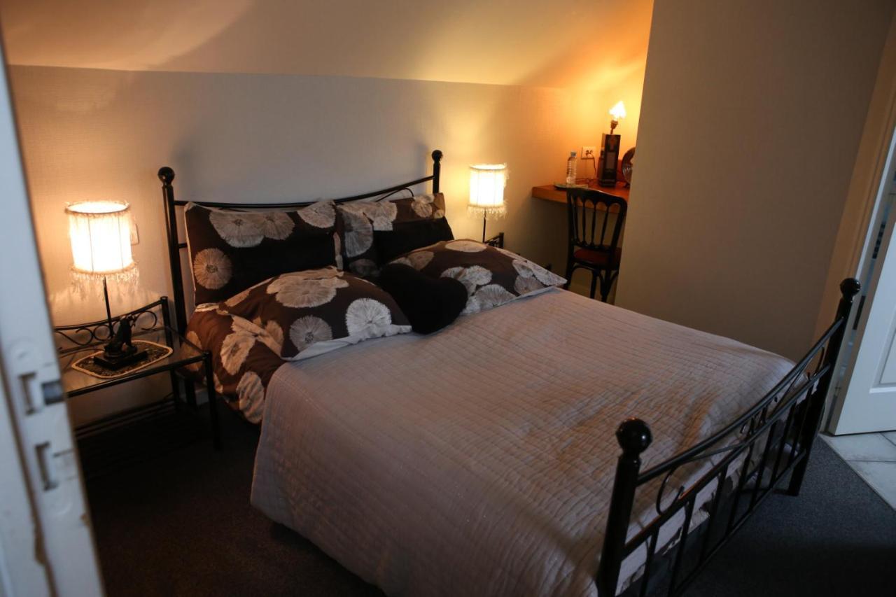 Au Coeur Des Vignes Bed & Breakfast Еперне Екстериор снимка
