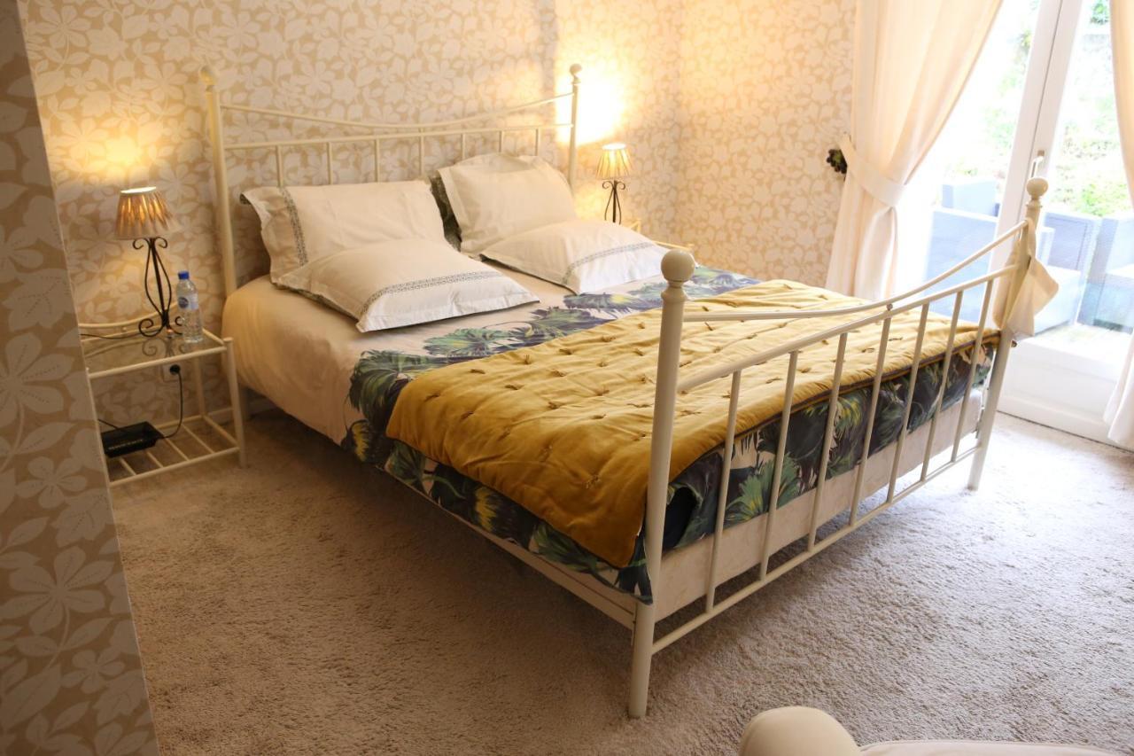 Au Coeur Des Vignes Bed & Breakfast Еперне Екстериор снимка