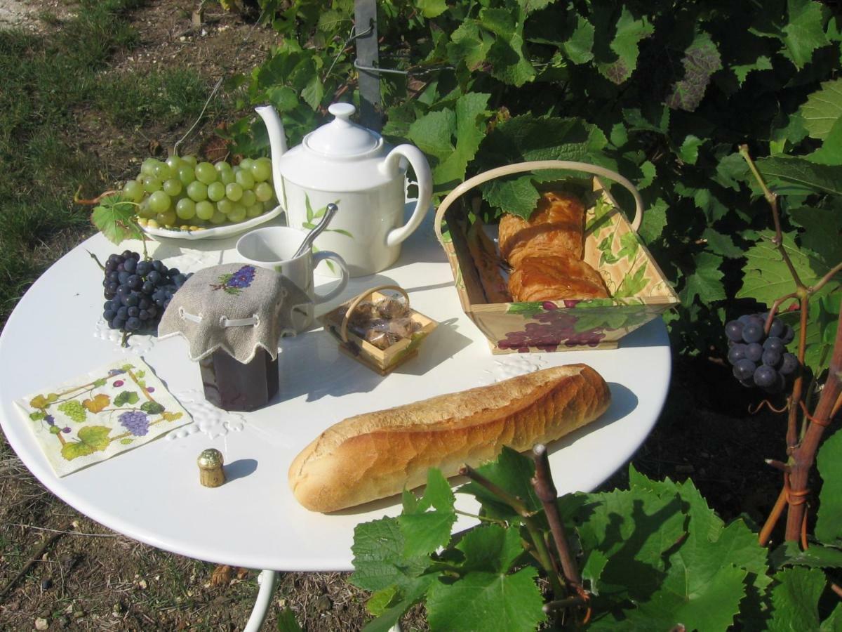 Au Coeur Des Vignes Bed & Breakfast Еперне Екстериор снимка